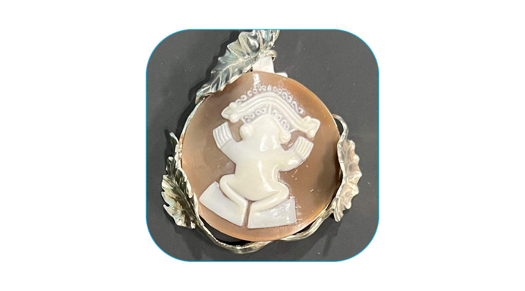 image of frog carved into cameo