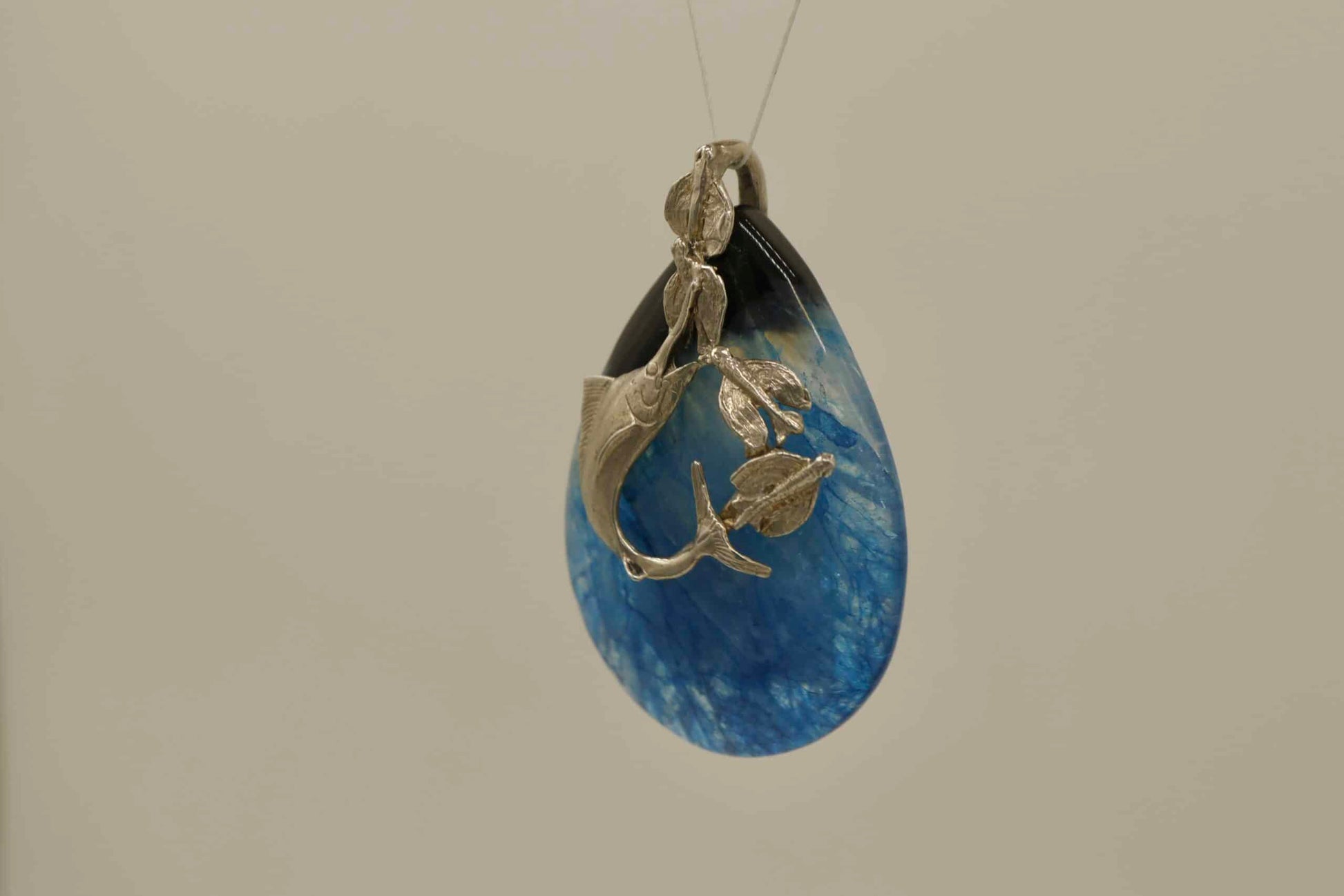 silnova marlin atop blue agate
