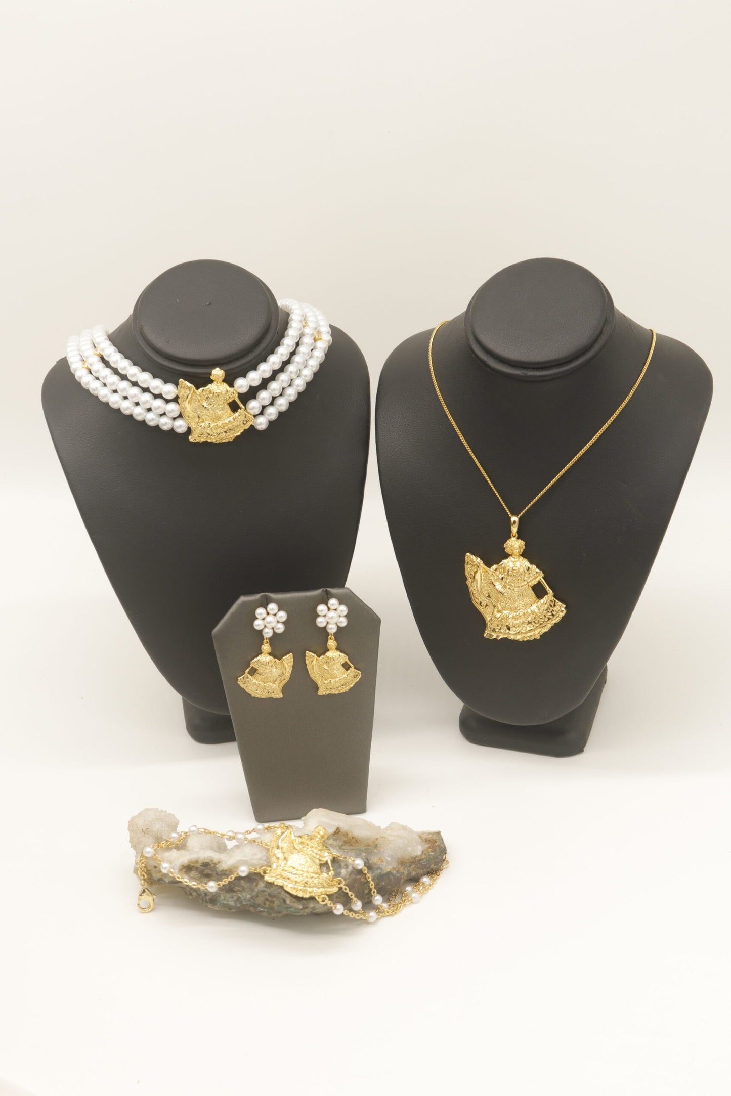 set of pollera dancer jewelery