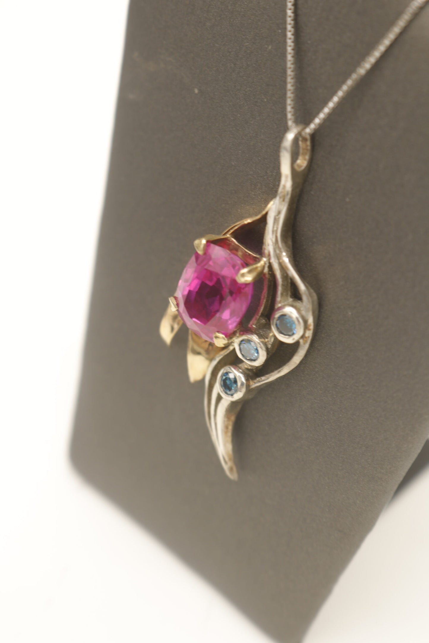 Pink Ceylon Sapphire and Blue Diamonds Pendant